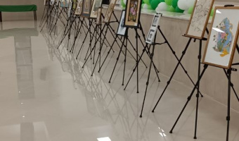 برگزاری نمایش و فروش تابلوهای نقاشی و آثار هنری در جشنواره رویش یلدایی۲ توسط کانون هنرهای تجسمی