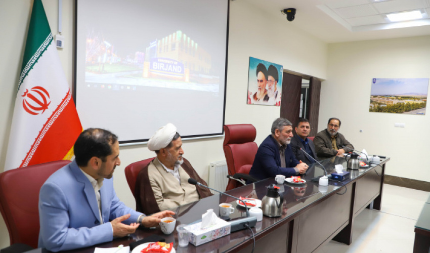 با حضور محمدحسین صفارهرندی، مسائل روز کشور و منطقه تحلیل شد